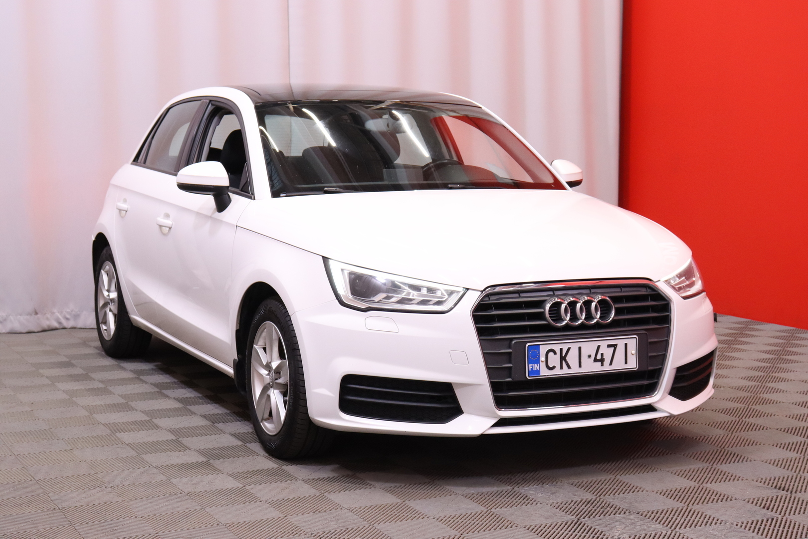 Audi - A1 - Sportback Comfort Summer Edition 1,0 TFSI 70 kW ultra S tronic - Viistoperä
