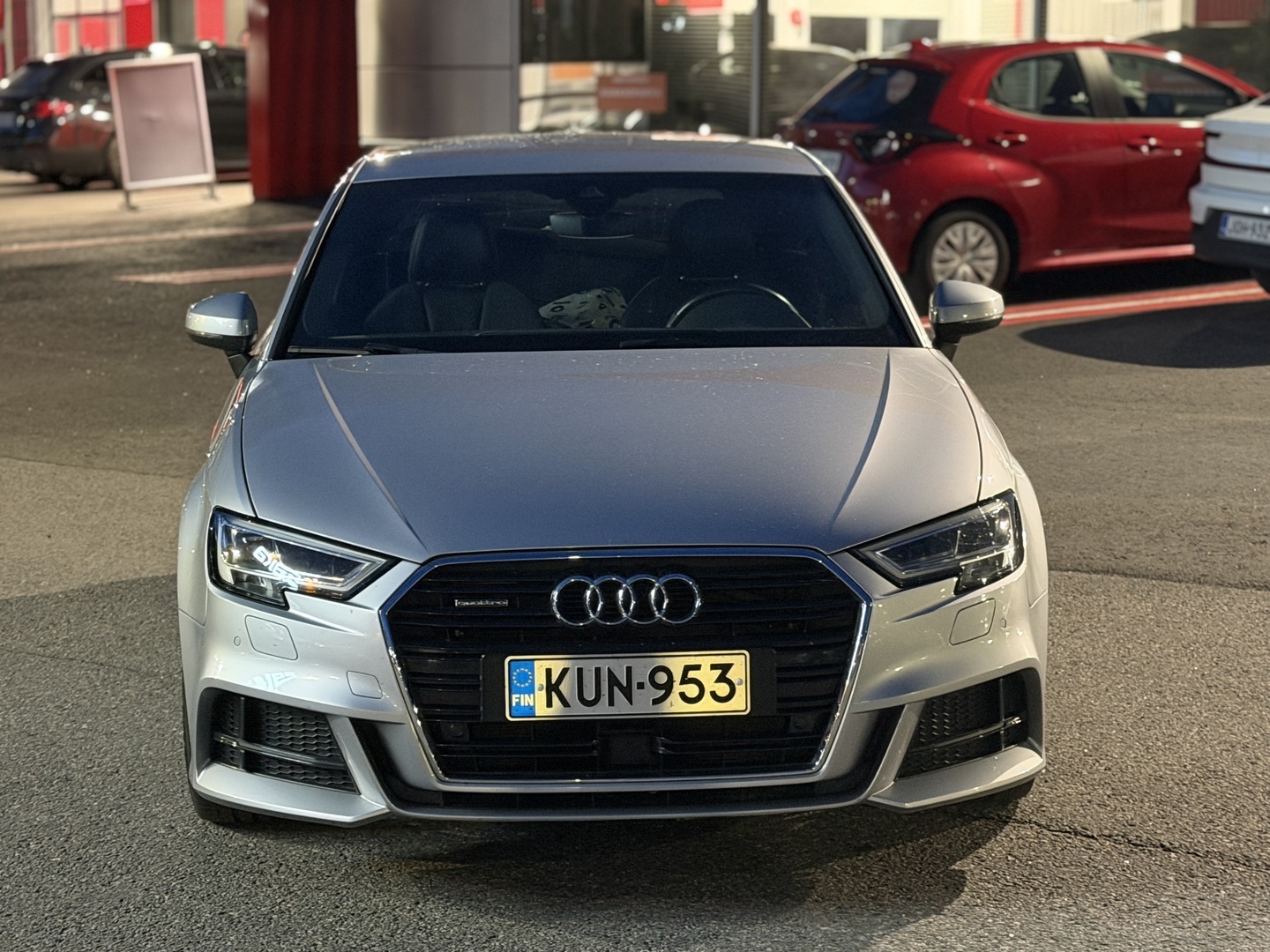 Audi - A3 - 2,0 TFSI 140 kW quattro S-Line S tronic - Viistoperä