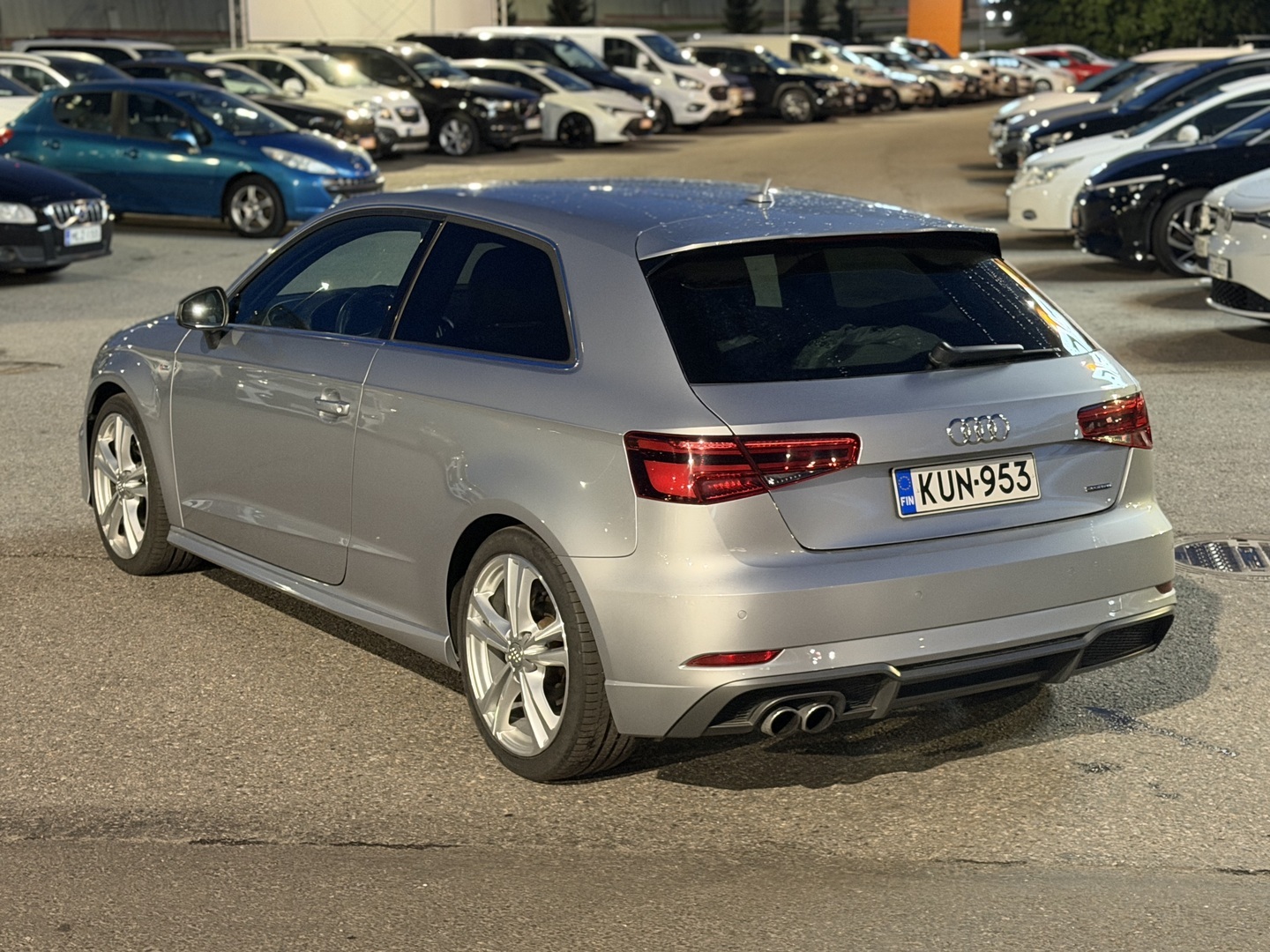Audi - A3 - 2,0 TFSI 140 kW quattro S-Line S tronic - Viistoperä