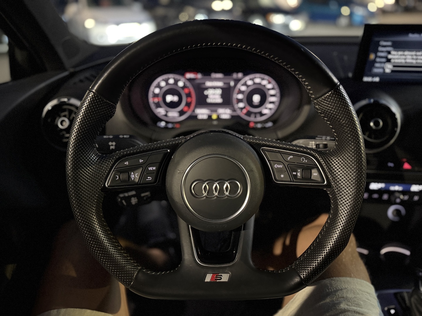 Audi - A3 - 2,0 TFSI 140 kW quattro S-Line S tronic - Viistoperä