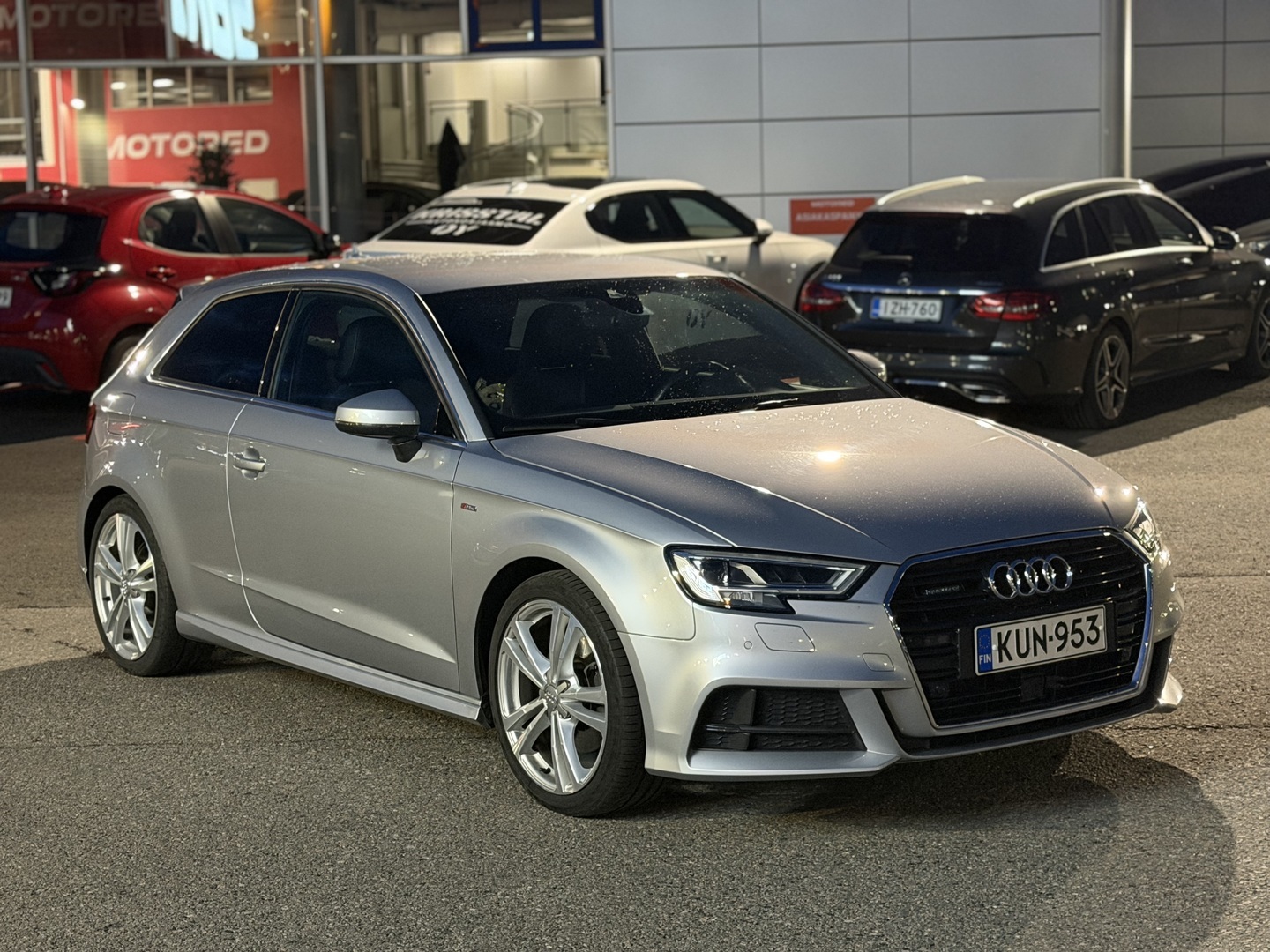 Audi - A3 - 2,0 TFSI 140 kW quattro S-Line S tronic - Viistoperä