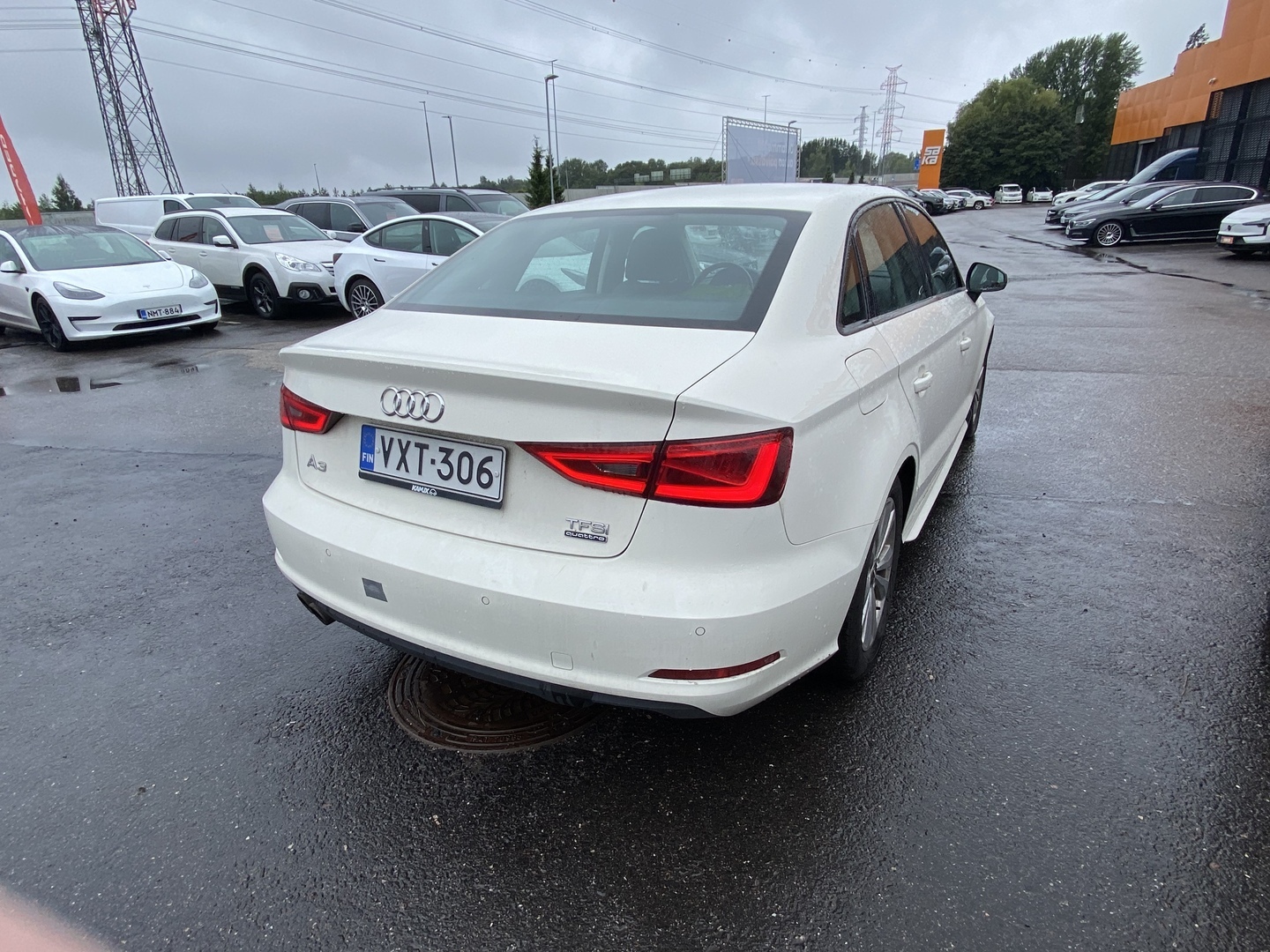 Audi - A3 - Sedan Land of quattro Edition 1,8 TFSI 132 kW quattro S tronic - Sedan