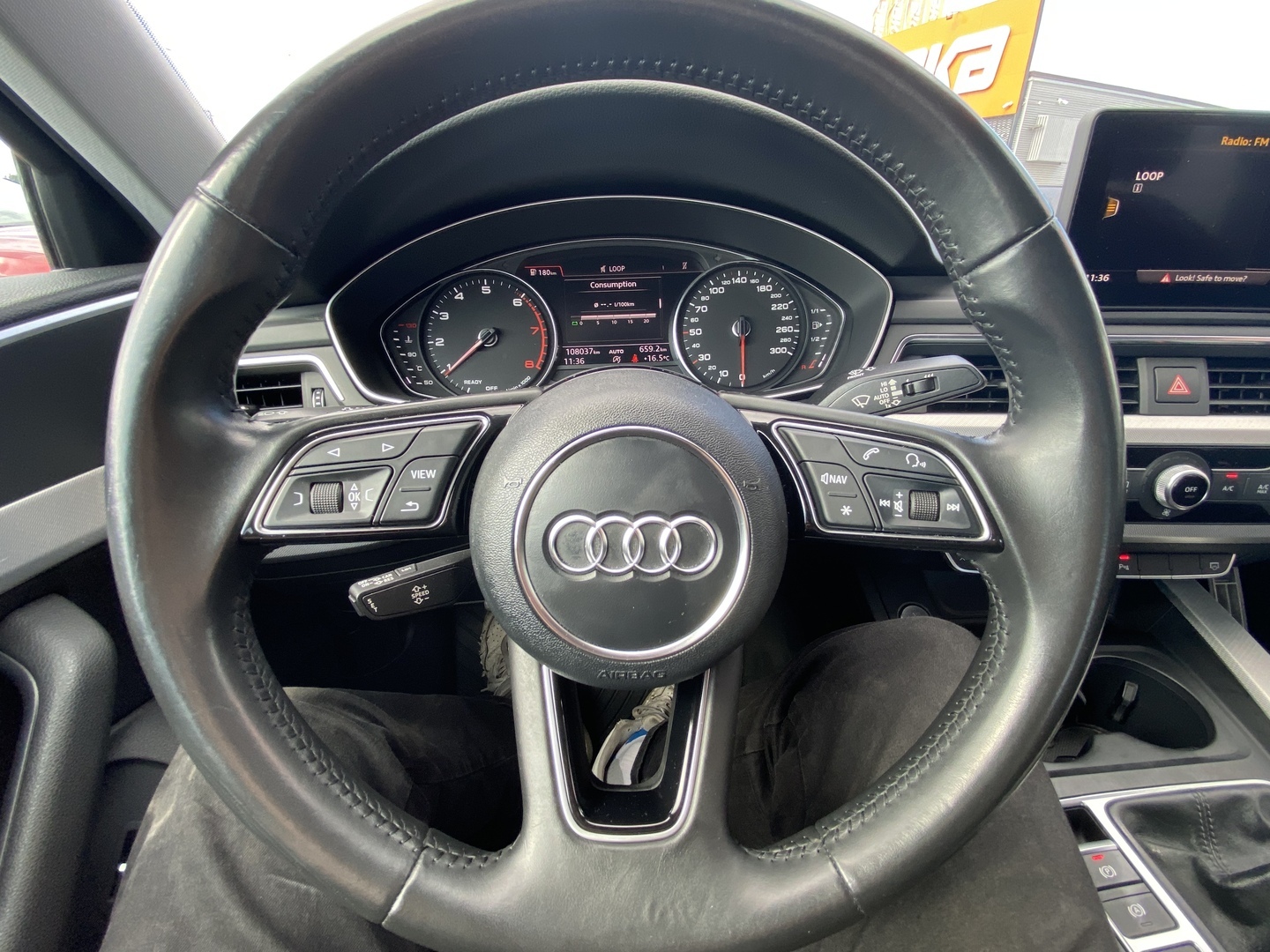 Audi - A4 - Sedan Business Sport 2,0 TFSI 140 kW - Sedan