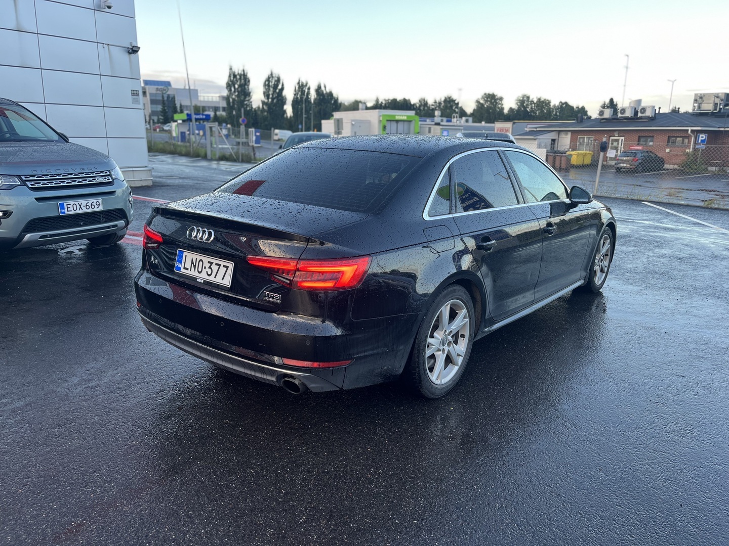 Audi - A4 - Sedan Land of quattro Sport Edition 2,0 TFSI 185 kW quattro S tronic - Sedan