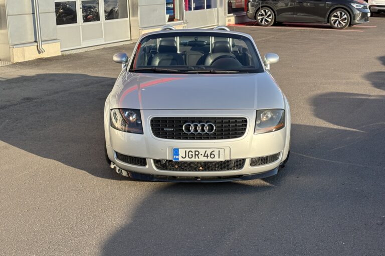 AUDI TT