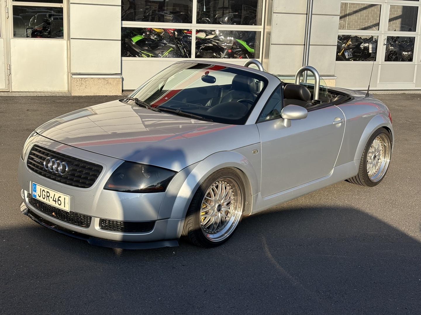 Audi - TT - Roadster 1,8 T quattro // Upea kunto ! / Kerscher / Bose / Nahkapenkit / Sähkökatto / Jakopää tehty! // - Avoauto
