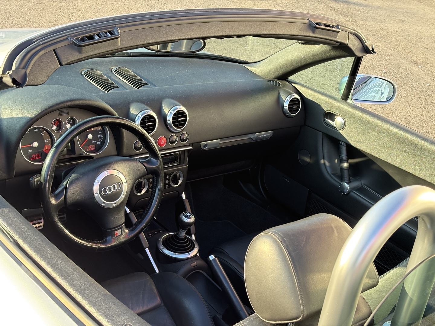 Audi - TT - Roadster 1,8 T quattro // Upea kunto ! / Kerscher / Bose / Nahkapenkit / Sähkökatto / Jakopää tehty! // - Avoauto
