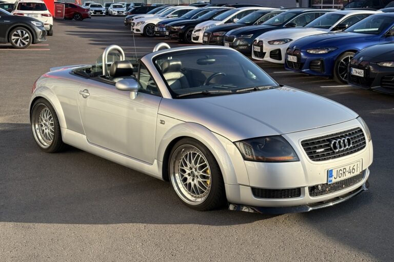 Audi - TT - Roadster 1,8 T quattro // Upea kunto ! / Kerscher / Bose / Nahkapenkit / Sähkökatto / Jakopää tehty! // - Avoauto