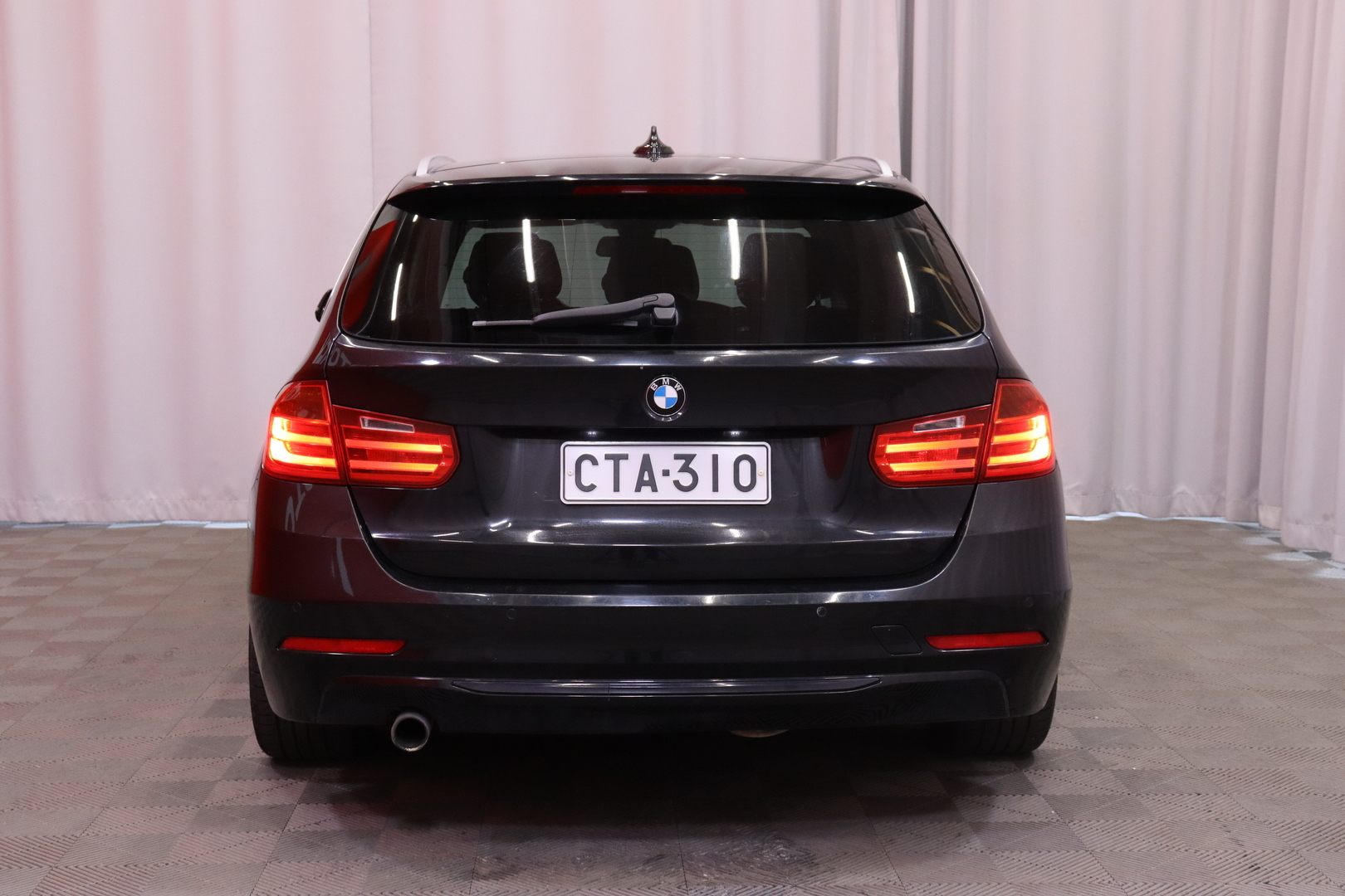 BMW - 320 - TwinPower Turbo A F31 Touring Sportline // Myydään Huutokaupat.com - Farmari