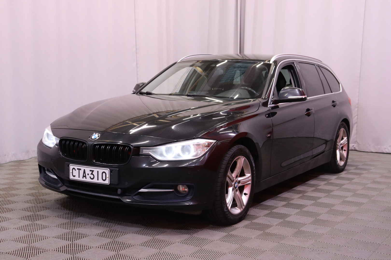 BMW - 320 - TwinPower Turbo A F31 Touring Sportline // Myydään Huutokaupat.com - Farmari