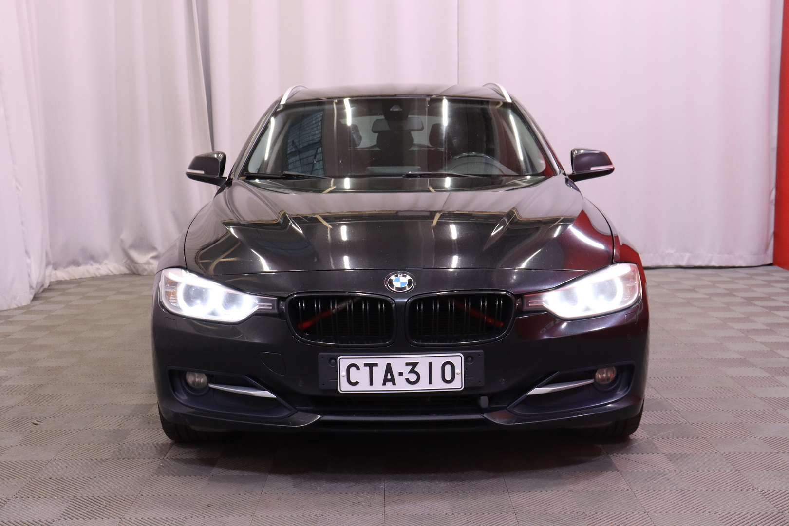 BMW - 320 - TwinPower Turbo A F31 Touring Sportline // Myydään Huutokaupat.com - Farmari