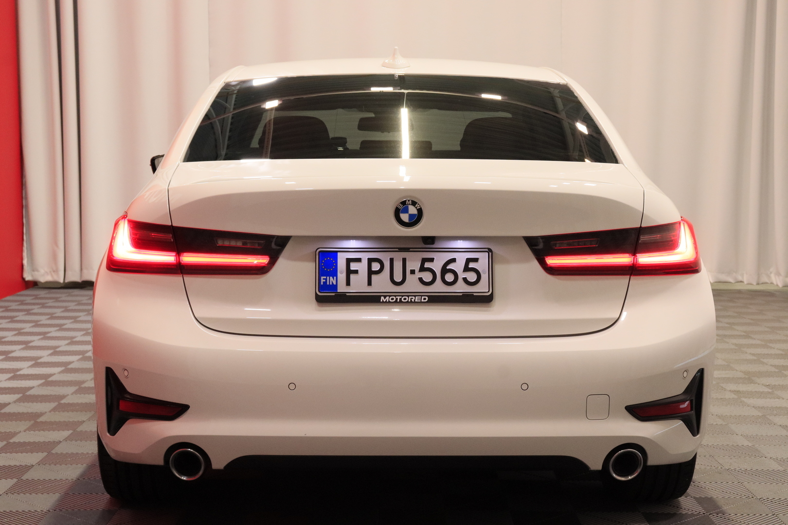 BMW - 330 - G20 Sedan 330e xDrive A Charged Edition Sport // Suomi-auto / Laser / HUD / H&K / Comfort Access / Muistipenkki / 360° / Kattoluukku // - Sedan