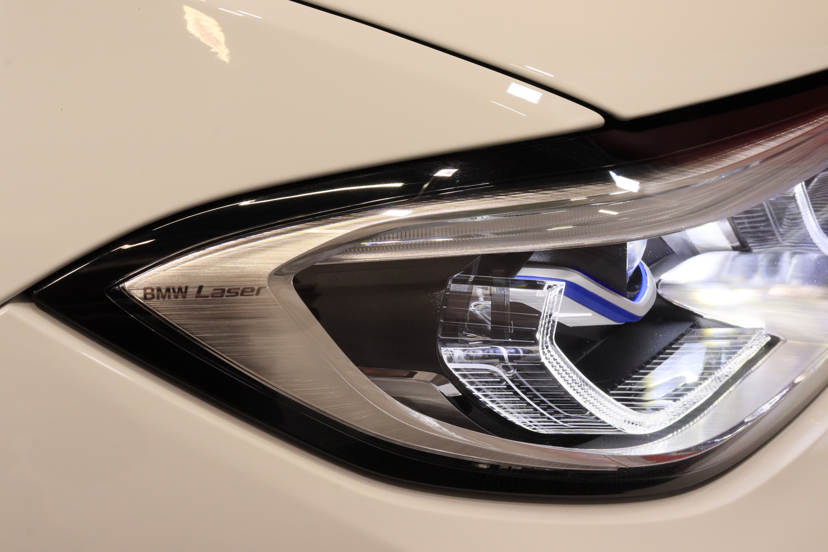 BMW - 330 - G20 Sedan 330e xDrive A Charged Edition Sport // Suomi-auto / Laser / HUD / H&K / Comfort Access / Muistipenkki / 360° / Kattoluukku // - Sedan