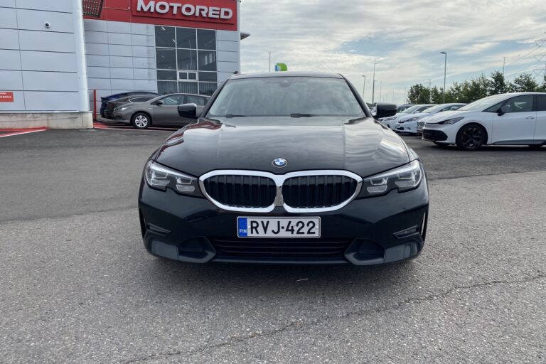 BMW 330