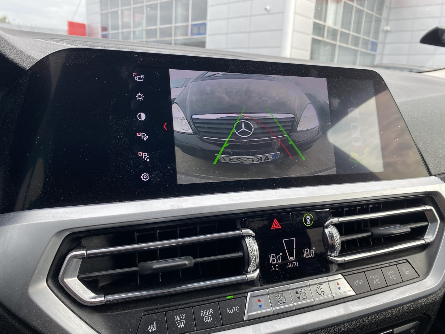 BMW - 330 - 330e // Sport-penkit / Navi / Vakkari / Kamera // - Sedan