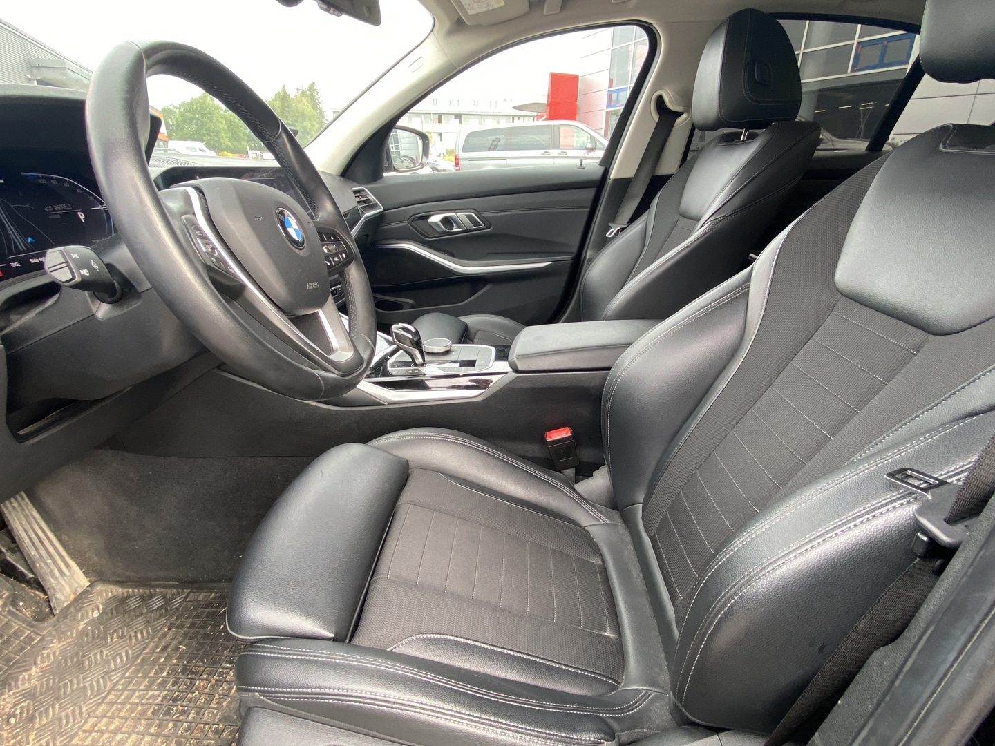 BMW - 330 - 330e // Sport-penkit / Navi / Vakkari / Kamera // - Sedan