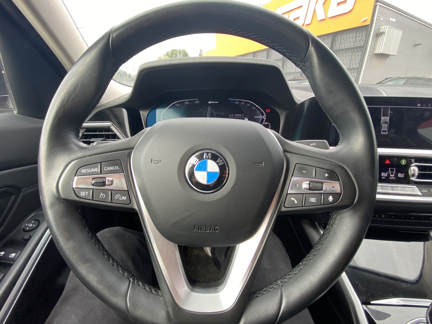 BMW - 330 - 330e // Sport-penkit / Navi / Vakkari / Kamera // - Sedan