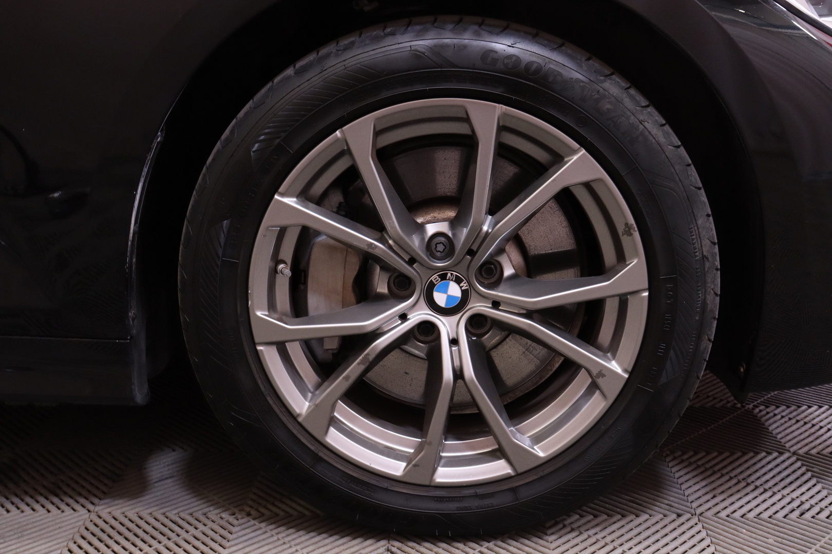 BMW - 330 - 330e // Sport-penkit / Navi / Vakkari / Kamera // - Sedan