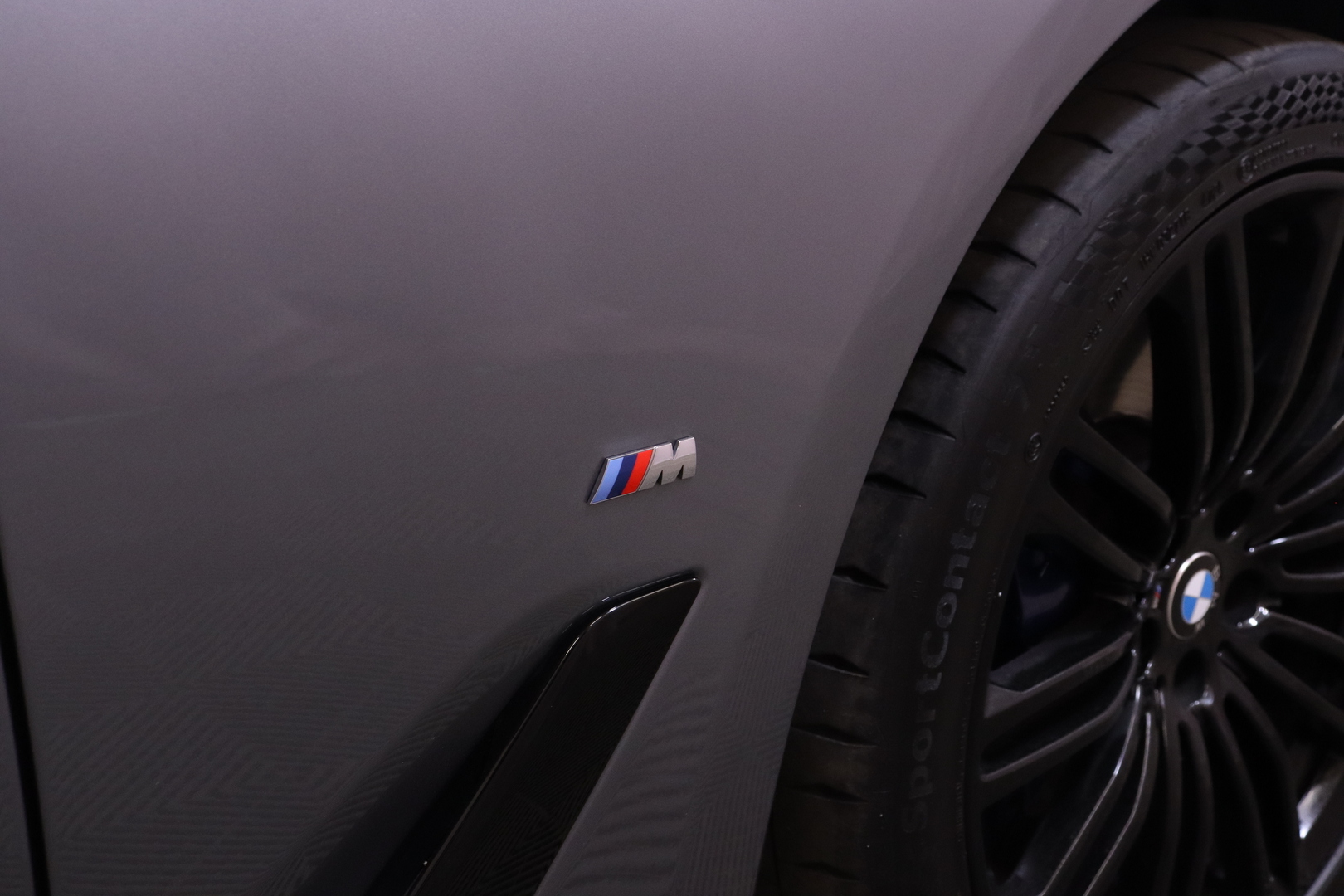BMW - 530 - G30 Sedan 530e A Charged Edition M Sport - Sedan