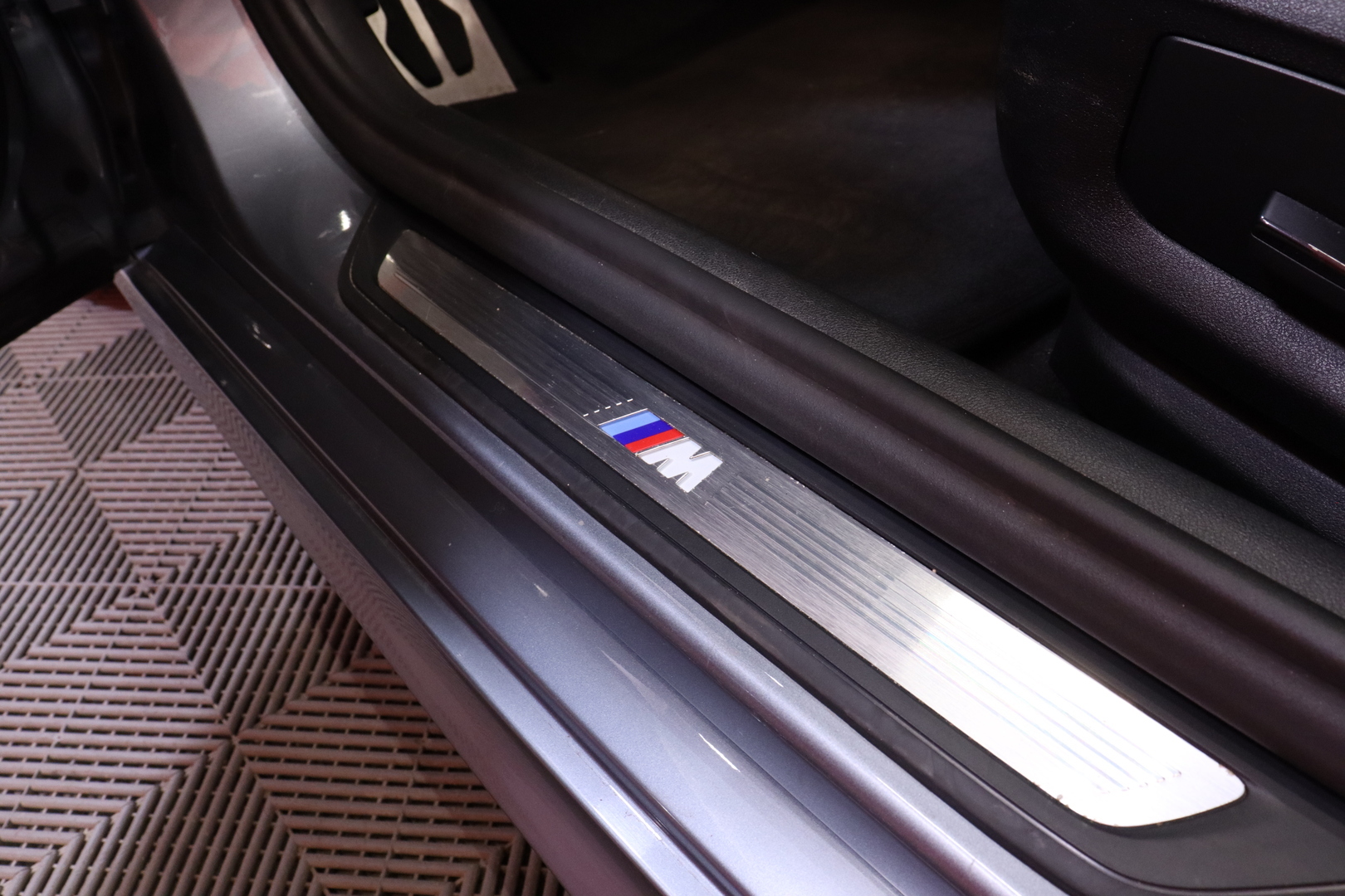 BMW - 530 - G30 Sedan 530e A Charged Edition M Sport - Sedan
