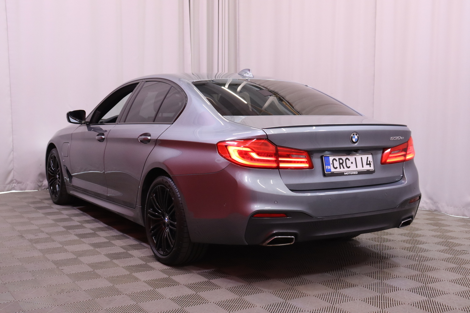 BMW - 530 - G30 Sedan 530e A Charged Edition M Sport - Sedan