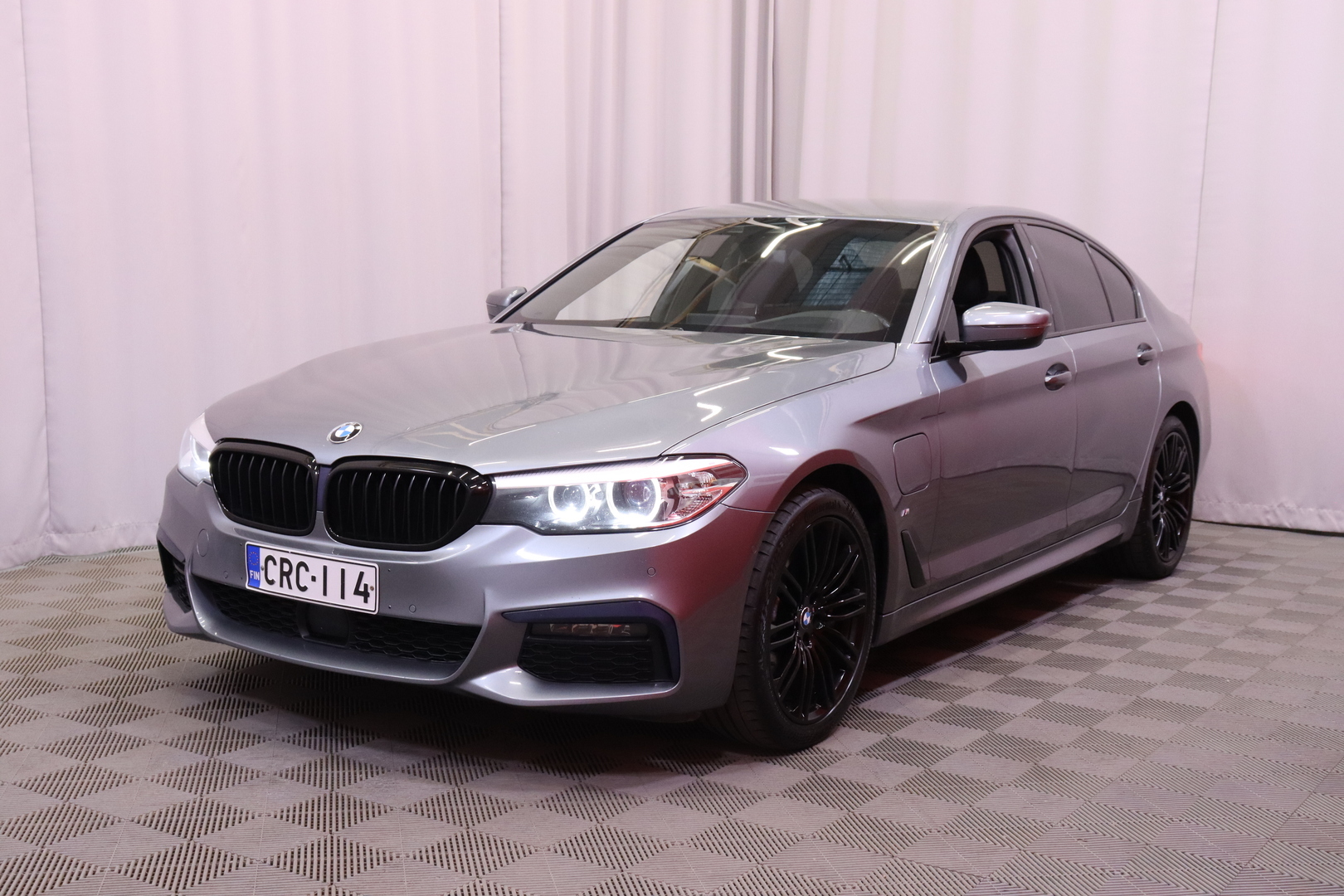 BMW - 530 - G30 Sedan 530e A Charged Edition M Sport - Sedan