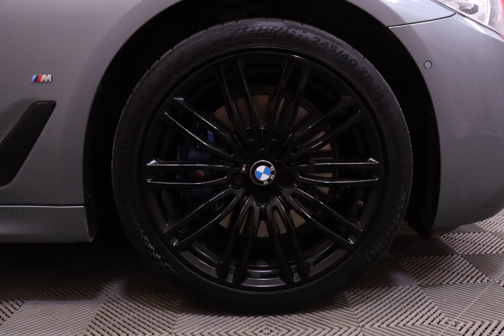 BMW - 530 - G30 Sedan 530e A Charged Edition M Sport - Sedan