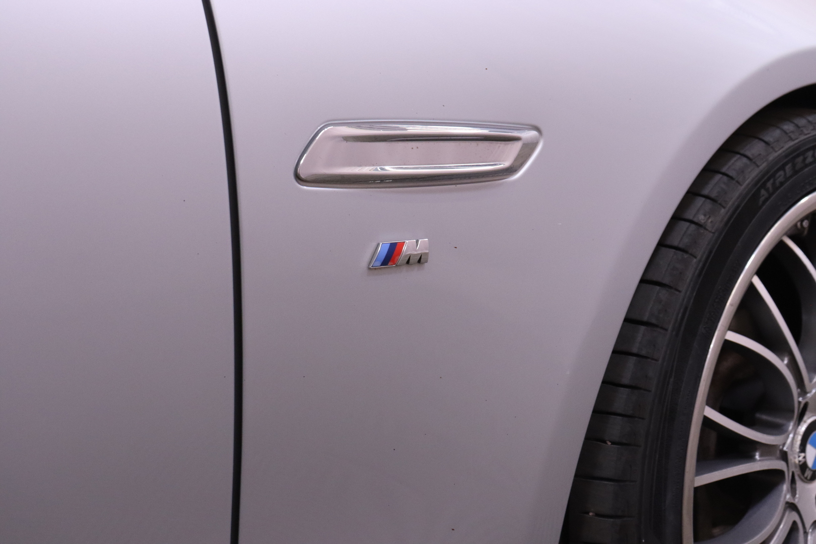 BMW - 530 - F11 Touring 530d TwinPower Turbo A Business Automatic // M-SPORT / HUD / Vakkari / Digimittaristo / Koukku / Kamera // - Farmari