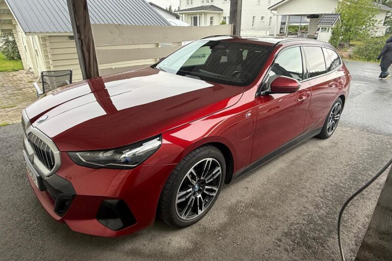 BMW - 530 - G61 Touring 530e A xDrive M sport Charged Edition - Farmari