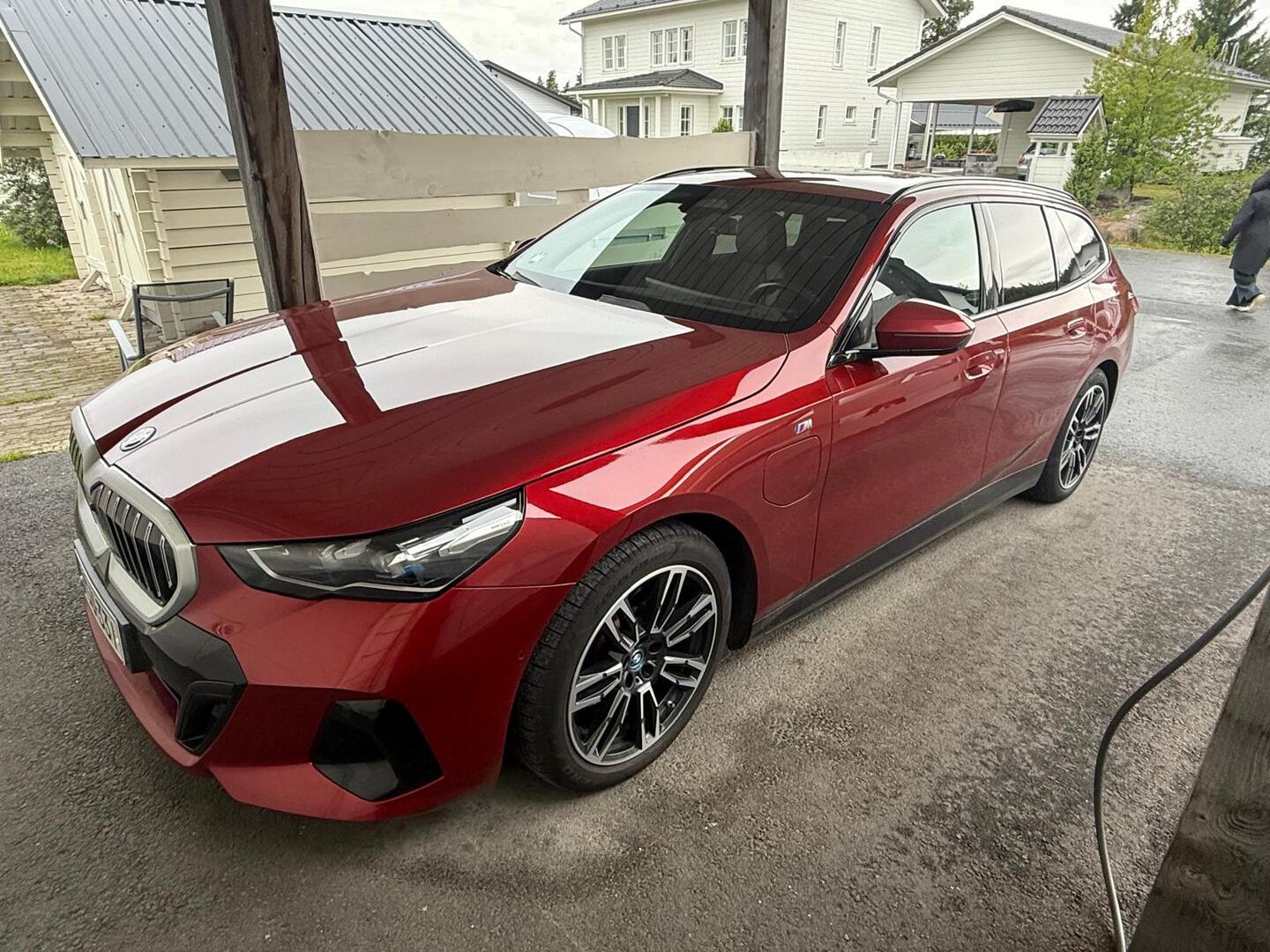 BMW - 530 - G61 Touring 530e A xDrive M sport Charged Edition - Farmari