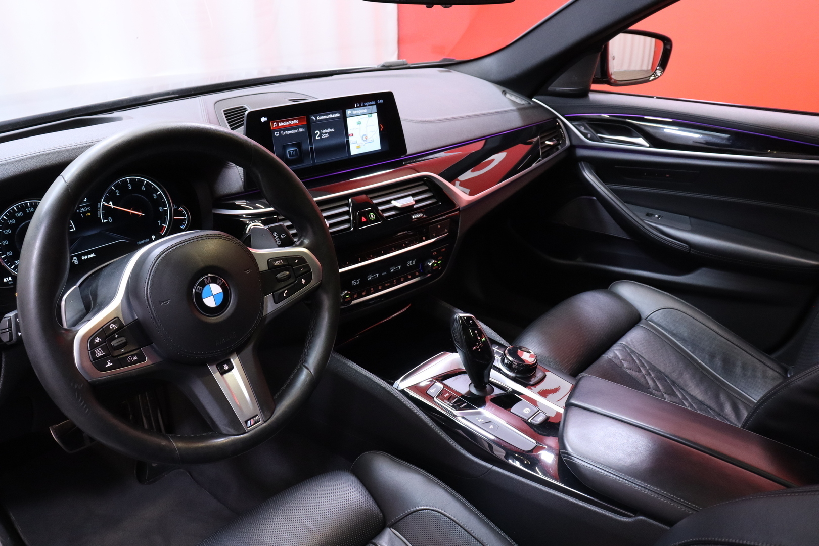 BMW - 540 - G31 Touring 40i xDrive M Sport // Webasto / Imu-ovet /  360° / Muistipenkit / HUD / H&K / Panorama // - Farmari