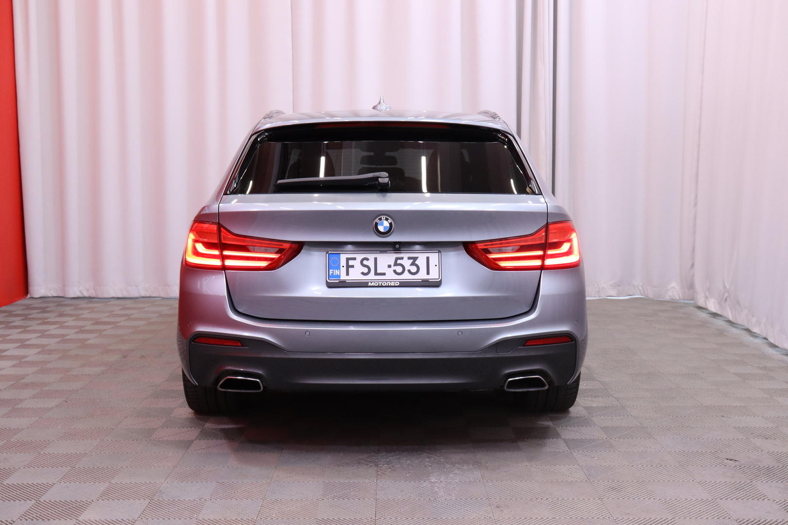 BMW - 540 - G31 Touring 40i xDrive M Sport // Webasto / Imu-ovet /  360° / Muistipenkit / HUD / H&K / Panorama // - Farmari