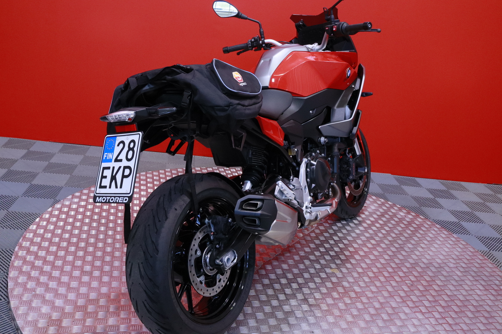 BMW - F - 900XR // Suomi-pyörä / Vakkari / Vähän ajettu! / TFT // - Moottoripyörä