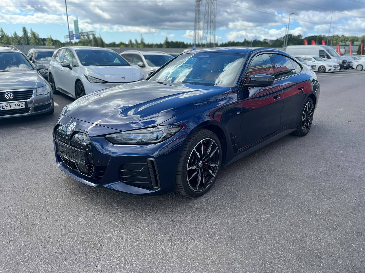 BMW - I4 M50 - Huippuvarusteet! / Kattoluukku / Laser / M Sport Pro / DAP/ M Carbon / Harman Kardon / Koukku / Comfort Access / - Sedan