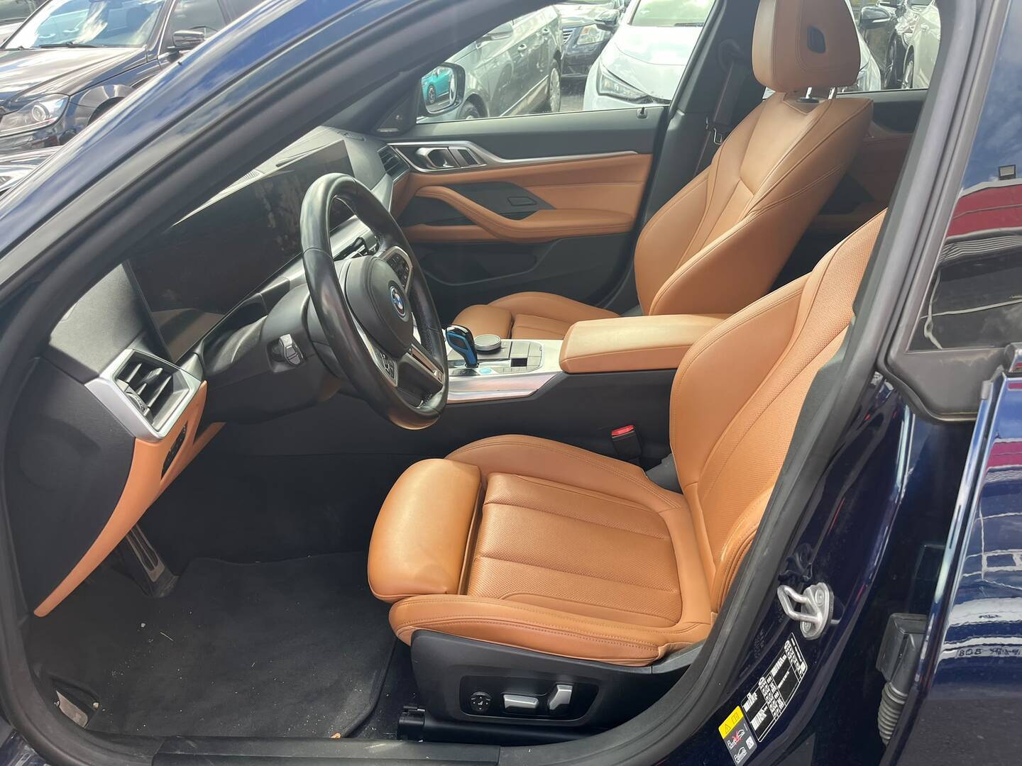 BMW - I4 M50 - Huippuvarusteet! / Kattoluukku / Laser / M Sport Pro / DAP/ M Carbon / Harman Kardon / Koukku / Comfort Access / - Sedan