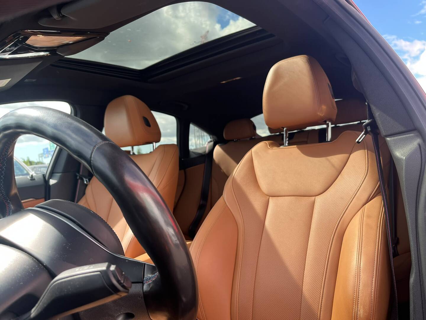 BMW - I4 M50 - Huippuvarusteet! / Kattoluukku / Laser / M Sport Pro / DAP/ M Carbon / Harman Kardon / Koukku / Comfort Access / - Sedan