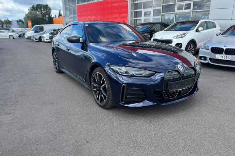 BMW - I4 M50 - Huippuvarusteet! / Kattoluukku / Laser / M Sport Pro / DAP/ M Carbon / Harman Kardon / Koukku / Comfort Access / - Sedan