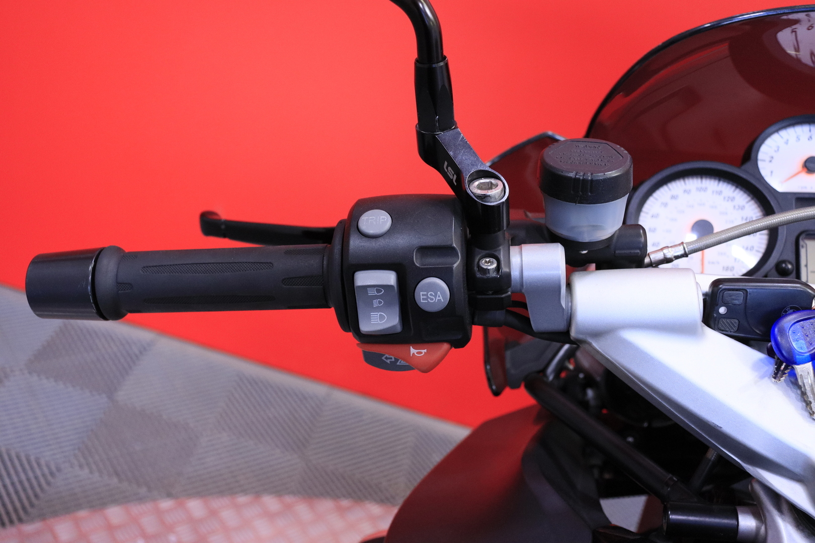 BMW - K - 1200 R // BOS / ABS / ESA / Takalaukku // - Moottoripyörä