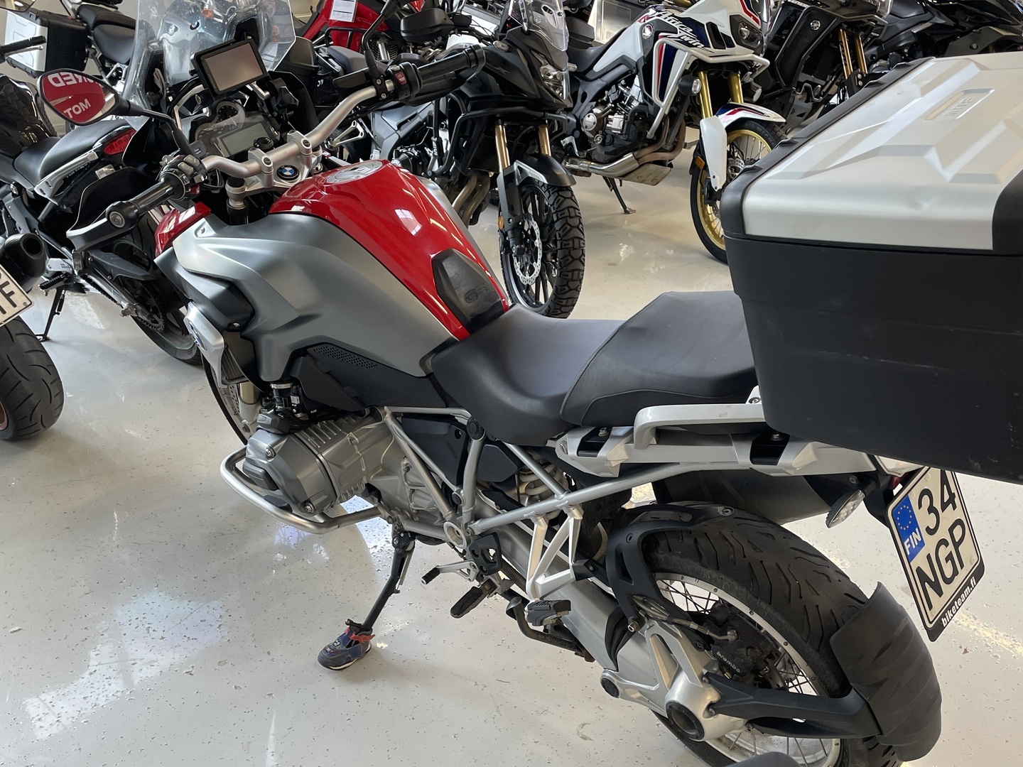 BMW - R - 1200 GS // Juuri saapunut! / Vakkari / Navi / Ajomodet // - Moottoripyörä