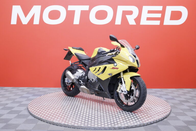 BMW - S - 1000RR // Suomi-pyörä / Huoltokirja / Akrapovic / Shifter / Ajomodet // - Moottoripyörä