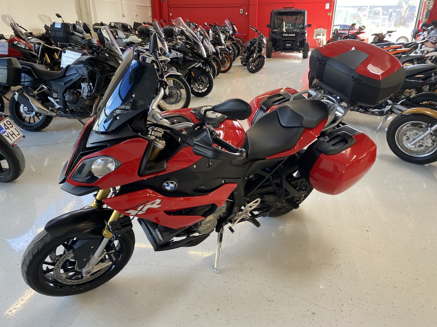 BMW - S - 1000XR // Juuri saapunut! / Suomi-pyörä / 3x Laukut / Ajomodet / Shifter / Navi // - Moottoripyörä