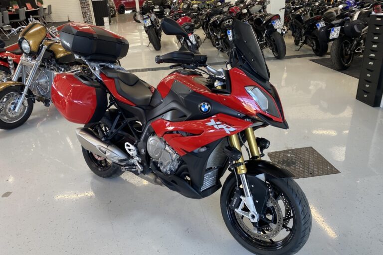 BMW - S - 1000XR // Juuri saapunut! / Suomi-pyörä / 3x Laukut / Ajomodet / Shifter / Navi // - Moottoripyörä