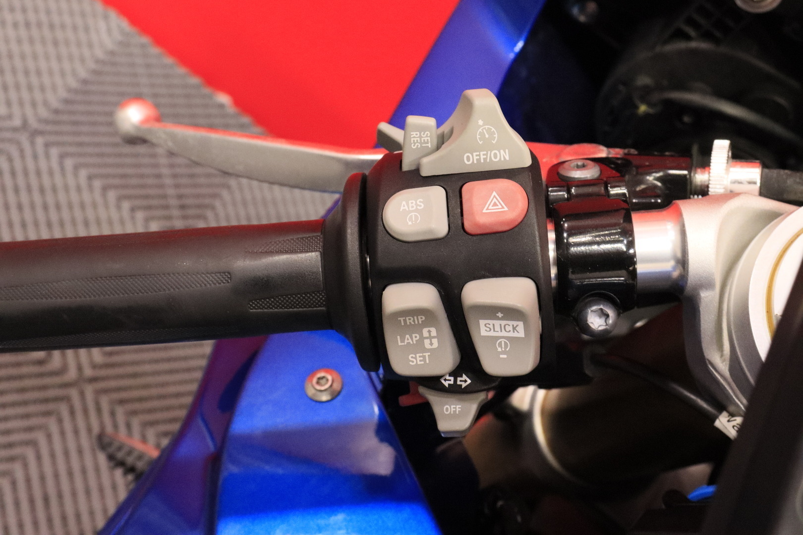 BMW - S - 1000RR // Juuri saapunut! / Suomi-pyörä / Huoltokirja / Akrapovic / Vakkari / Shifter / ABS // - Moottoripyörä