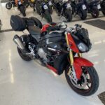 BMW - S - 1000R // Juuri saapunut! / Suomi-pyörä / Huoltokirja / Vakkari / Shifter / Sivulaukut // - Moottoripyörä