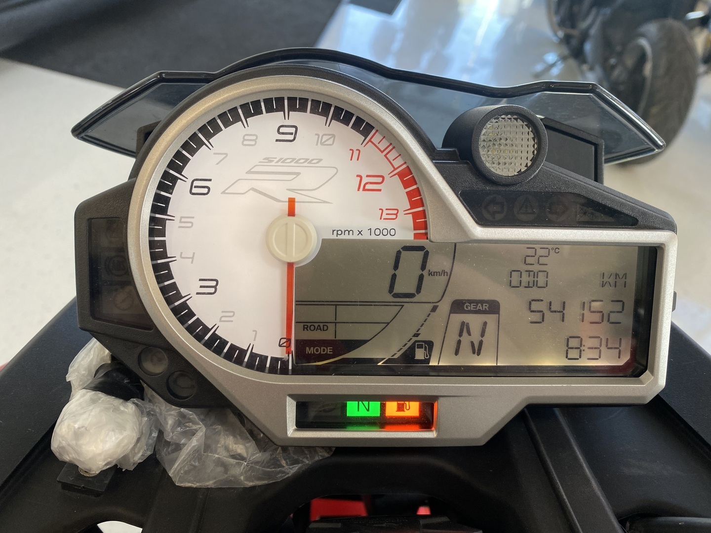 BMW - S - 1000R // Juuri saapunut! / Suomi-pyörä / Huoltokirja / Vakkari / Shifter / Sivulaukut // - Moottoripyörä