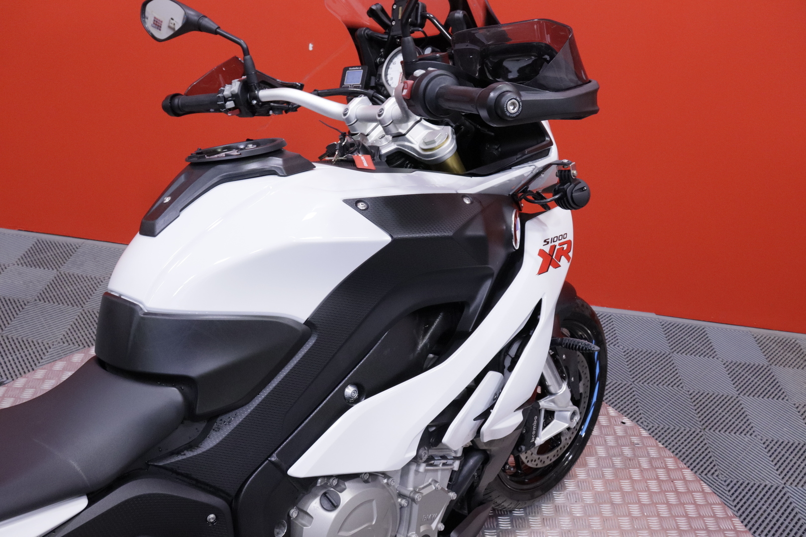 BMW - S - 1000XR // Suomi-Pyörä / Huoltokirja / ESA / Cruise / 3x laukut // - Moottoripyörä