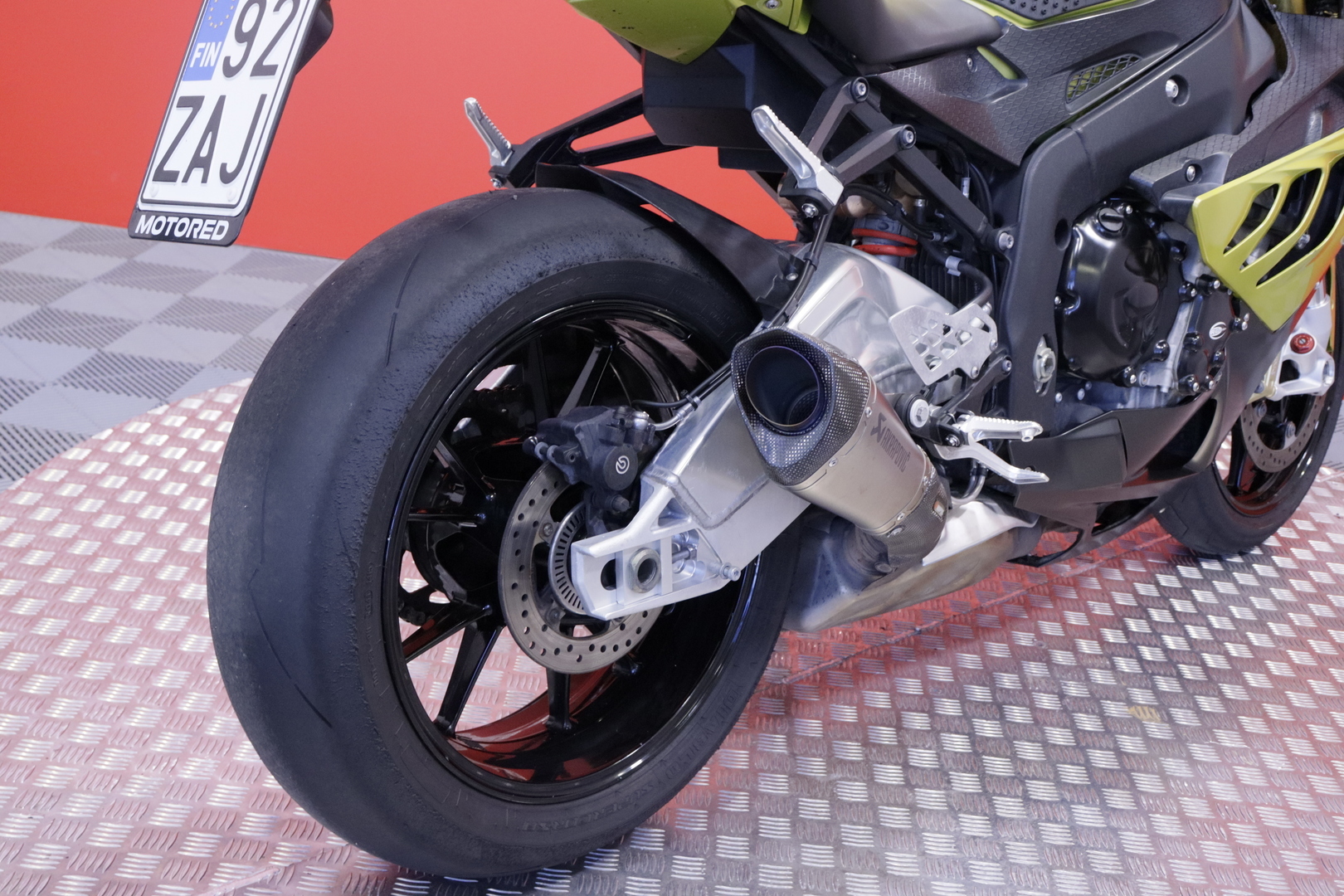 BMW - S - 1000RR // Suomi-pyörä / Akrapovic / Huoltokirja // - Moottoripyörä