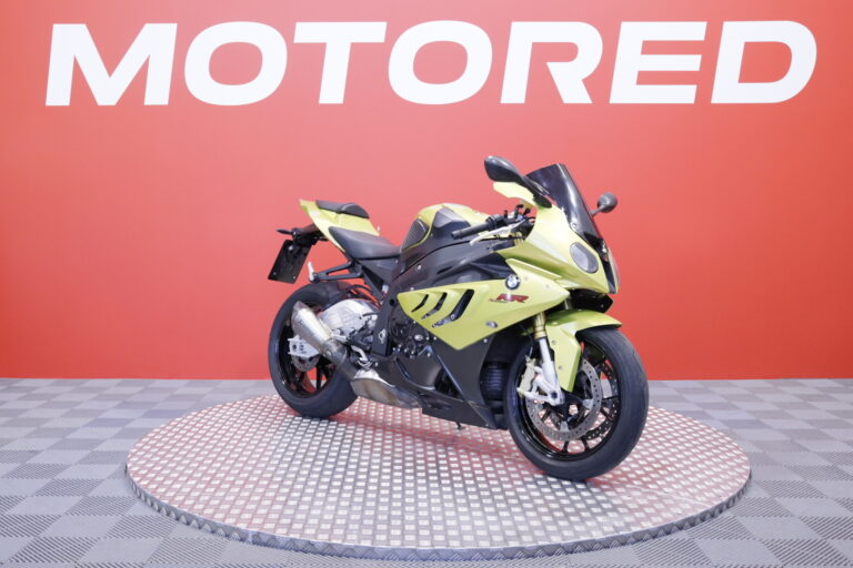 BMW - S - 1000RR // Suomi-pyörä / Akrapovic / Huoltokirja // - Moottoripyörä