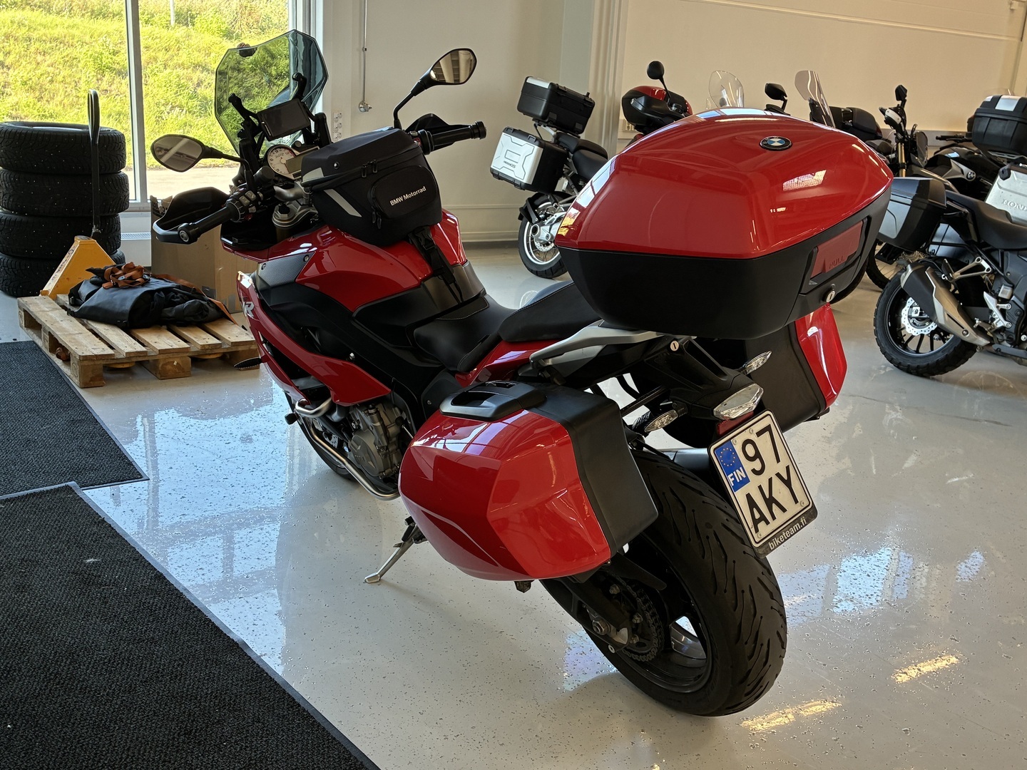 BMW - S - 1000XR // Navi / Akrapovic / Comf, tour, Dynamic // - Moottoripyörä