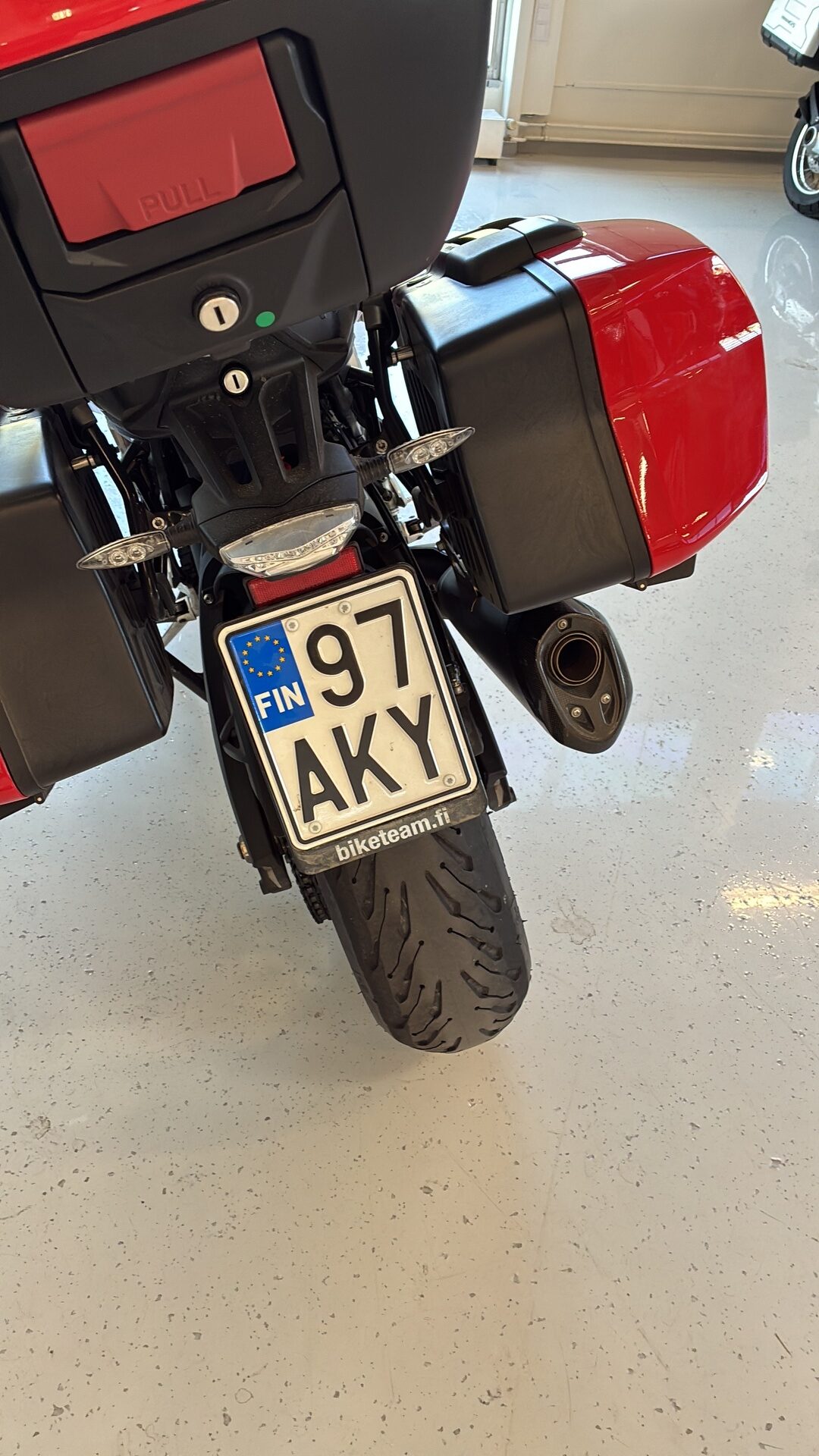 BMW - S - 1000XR // Navi / Akrapovic / Comf, tour, Dynamic // - Moottoripyörä